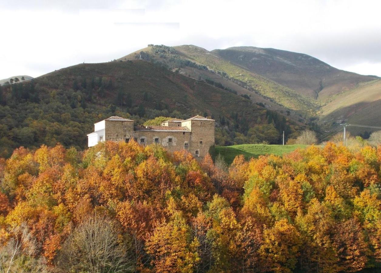 Casa Gayon Apartment Pola De Allande Exterior photo